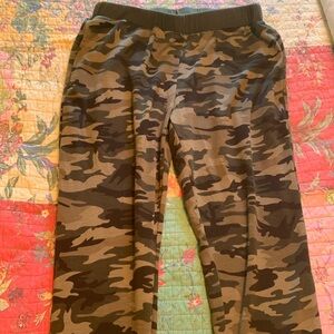 Camo elastic waist joggers